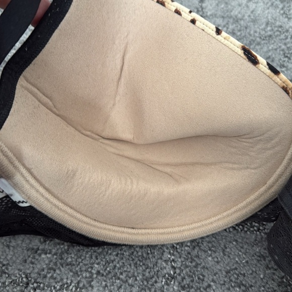 Natori‎ 38 C leopard bra - Picture 4 of 6